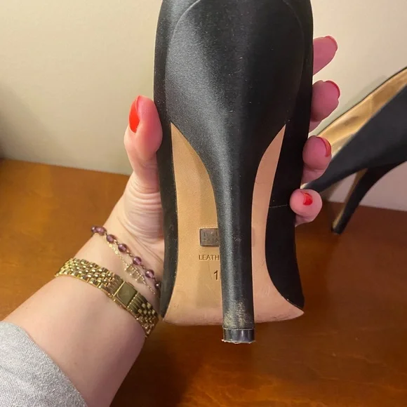 Black Badgley Mischka Heels With Bow Size 10 - Picture 4 of 6